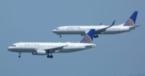Image: United Airlines Airbus A320 and Boeing 737-800 on final approach at San Francisco