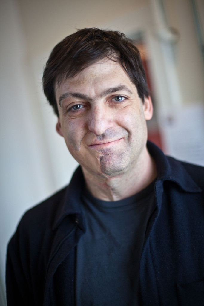 "Dan Ariely - PopTech 2010 - Camden, Maine" by PopTech. Licensed under CC BY-SA 2.0 via Commons